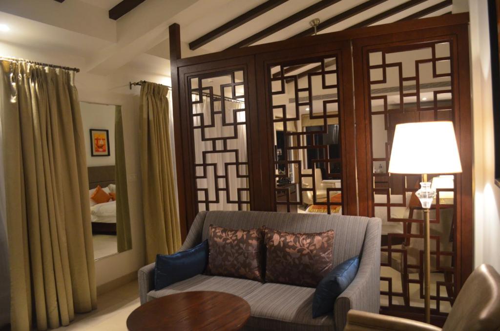 Posezení v ubytování Lemon Tree Hotel Candolim
