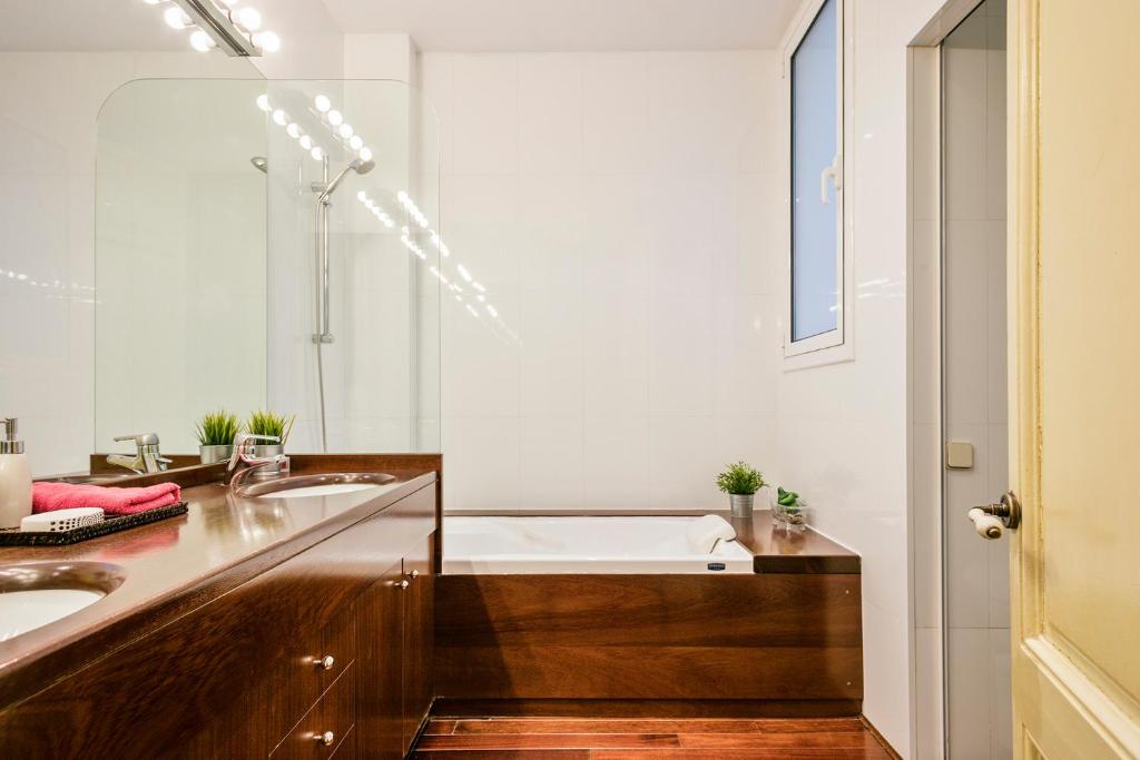 Jacuzzi Aribau Apartment