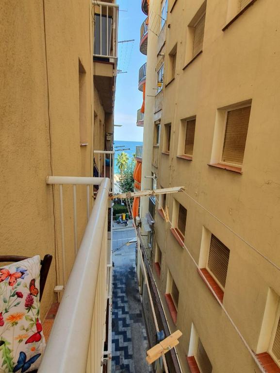 Balkón nebo terasa v ubytování Habitación delante de la playa Blanes