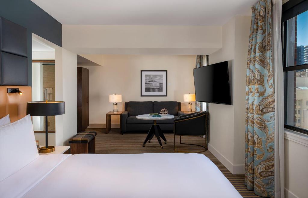 Hotel Theodore - Room King Superior