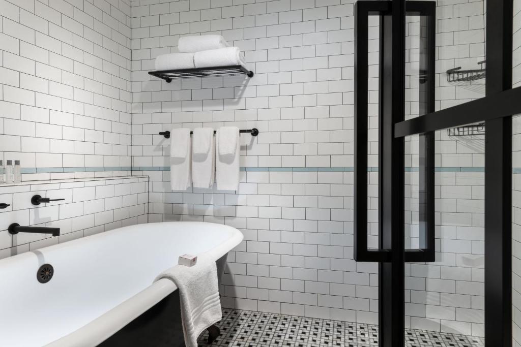 Hotel Theodore - Estudio