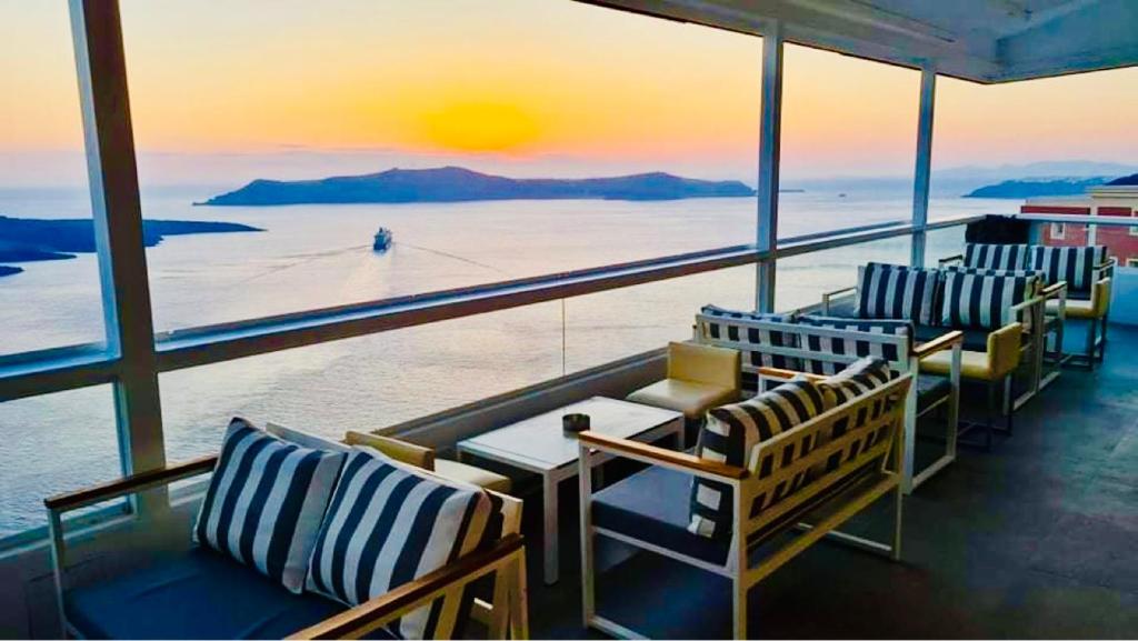 Loucas on the Cliff - Resim 10