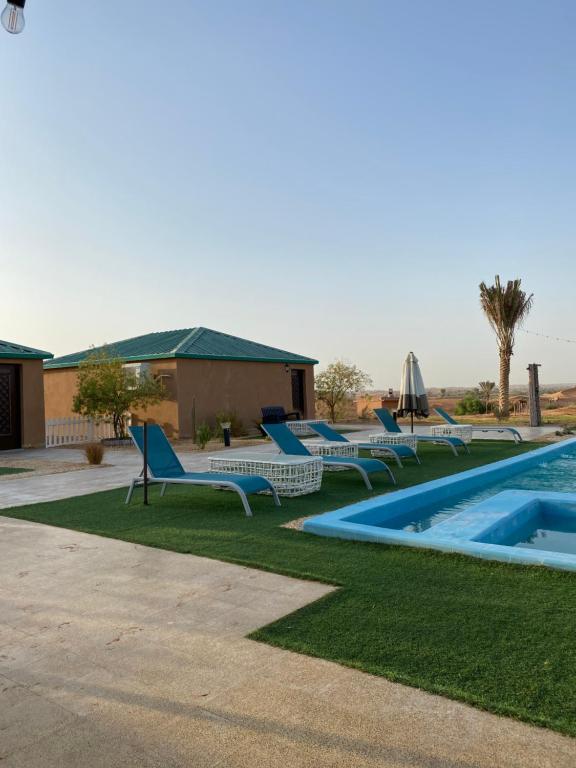Bazén v ubytování Desert Inn Resort and Camp nebo v jeho okolí