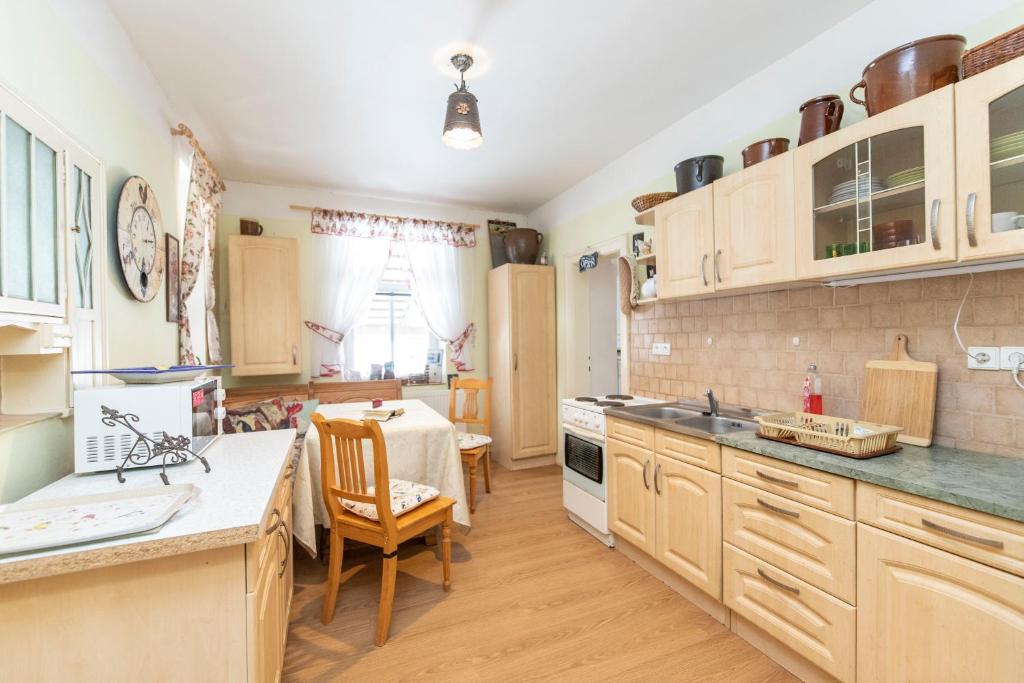 Kuchyň nebo kuchyňský kout v ubytování Venkovské apartmány Tiché pastviny