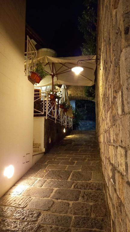 La Magnolia Sorrento - City Centre Hotel - 10