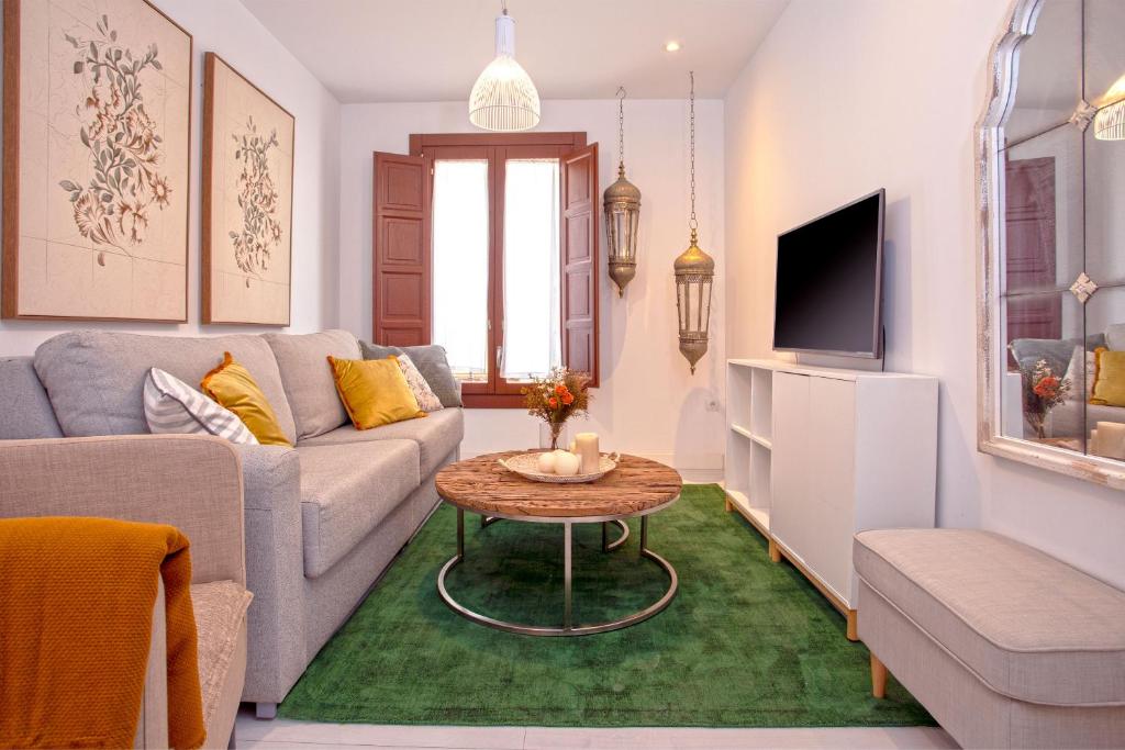 Genteel Home Zacatín - Two-Bedroom Apartment