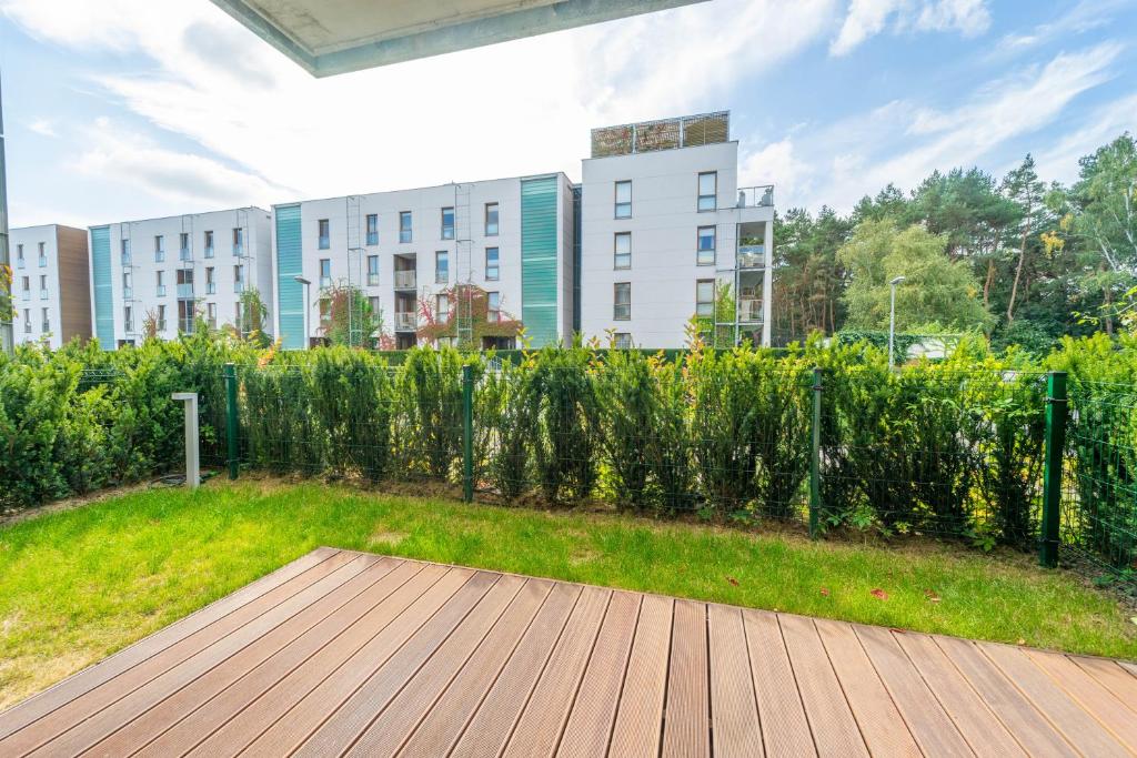 Vonkajšia záhrada v ubytovaní Nadmorski Dwór - Green Apartment