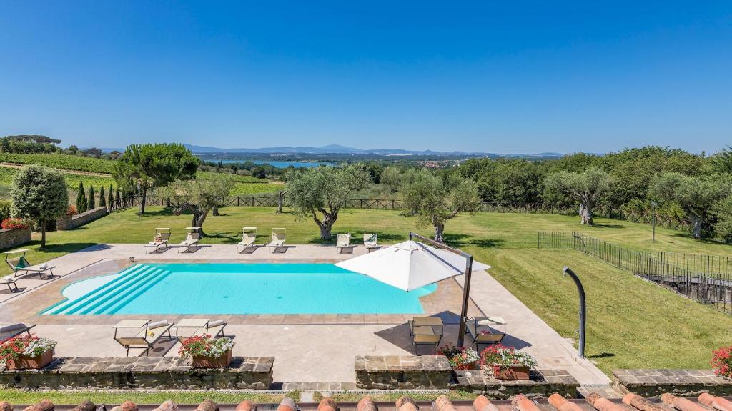 The swimming pool at or close to Fontanicchio 14, Emma Villas