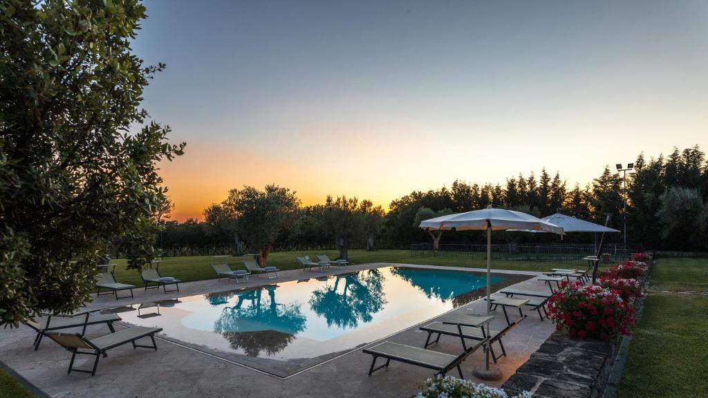 The swimming pool at or close to Fontanicchio 14, Emma Villas
