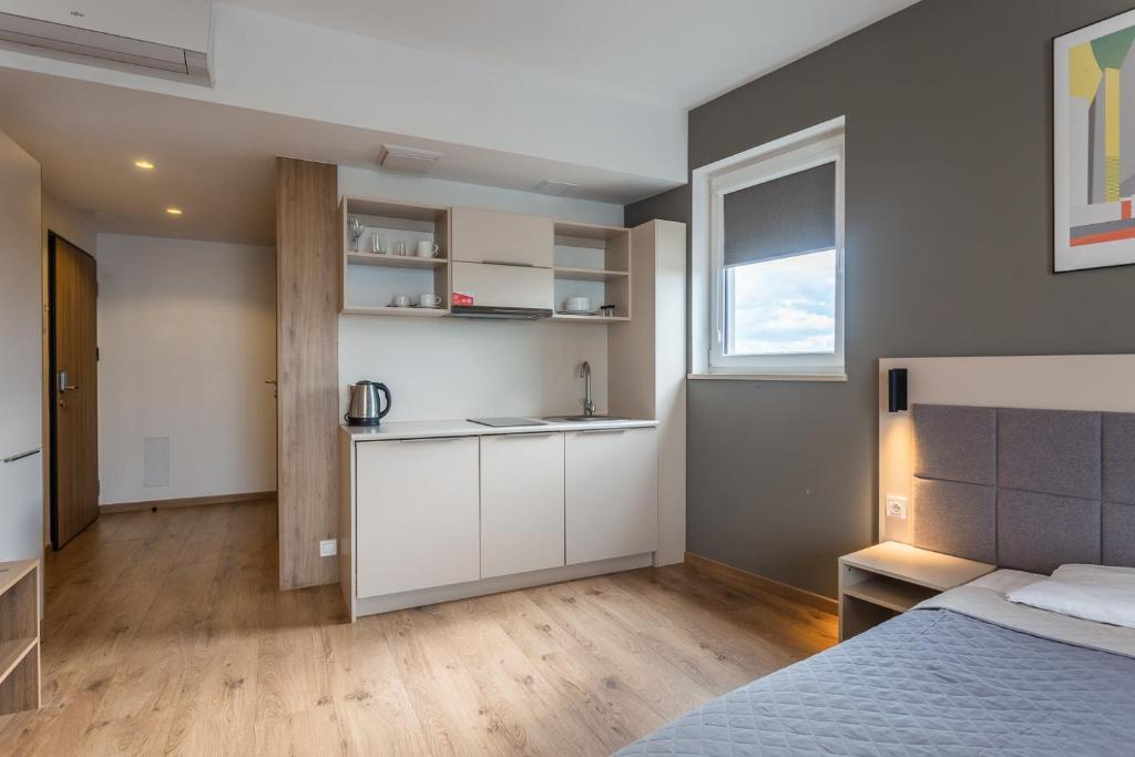 RentPlanet - Apartamenty Wolska - Deluxe King Studio