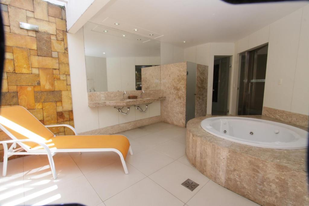  Raru's Motel Litoral Norte (Adult Only)