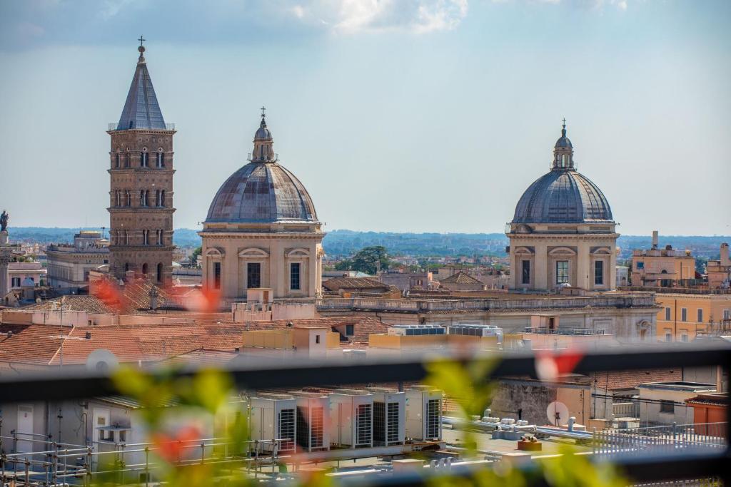 Vista generica su Roma o vista sulla città dall'interno dell'hotel