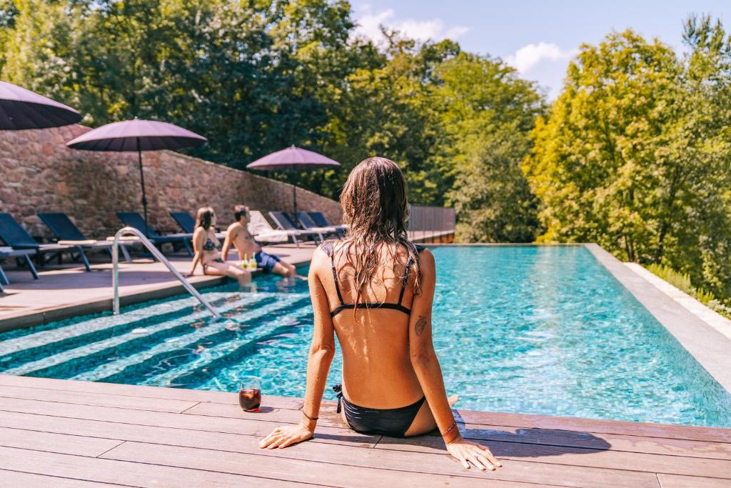 Bazén v ubytování Hotel Mas la Ferreria nebo v jeho okolí