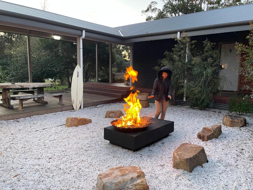 Grape Juice Retreat Rustic romantic gateway 5mins to beaches & town - Deluxe King Studio