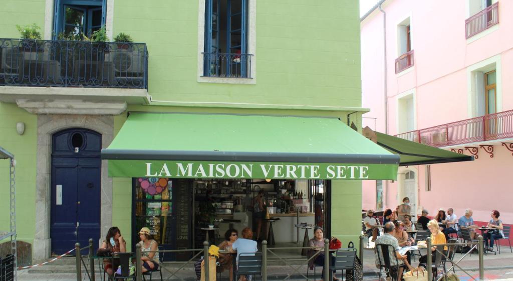 Gallery image of LA MAISON VERTE SETE in Sète