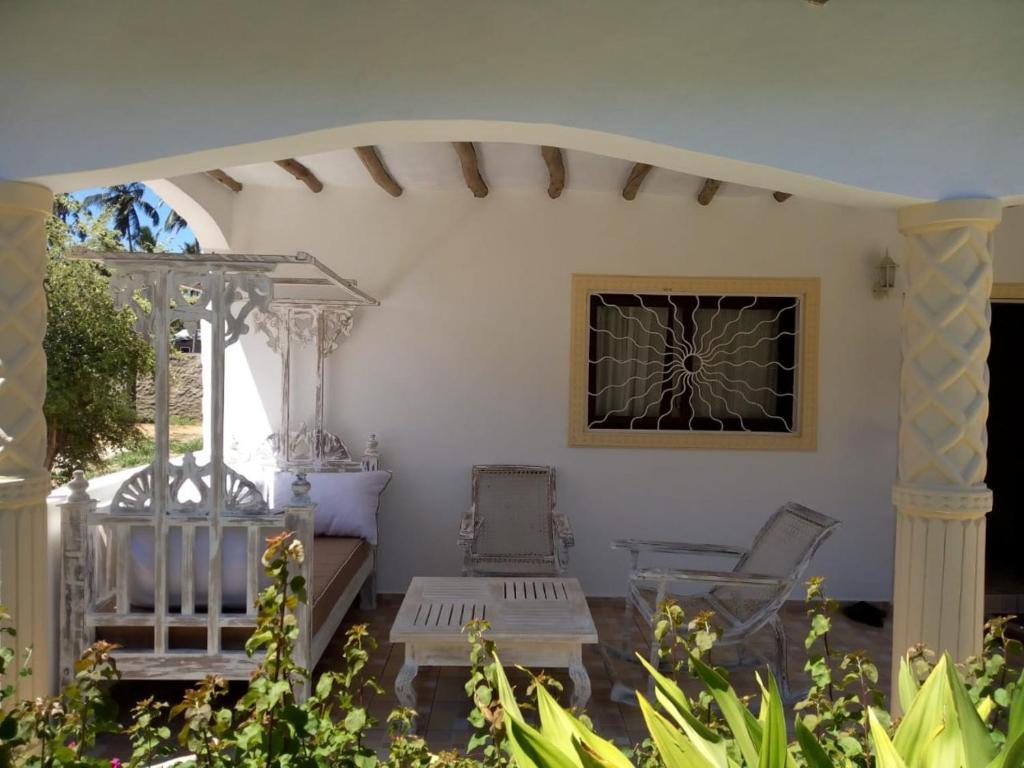 Zahrada ubytování 2 Bedroom Mangrove Cottage with Private Pool
