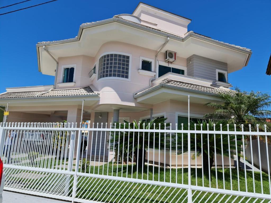 Tòa nhà nơi nhà nghỉ dưỡng tọa lạc