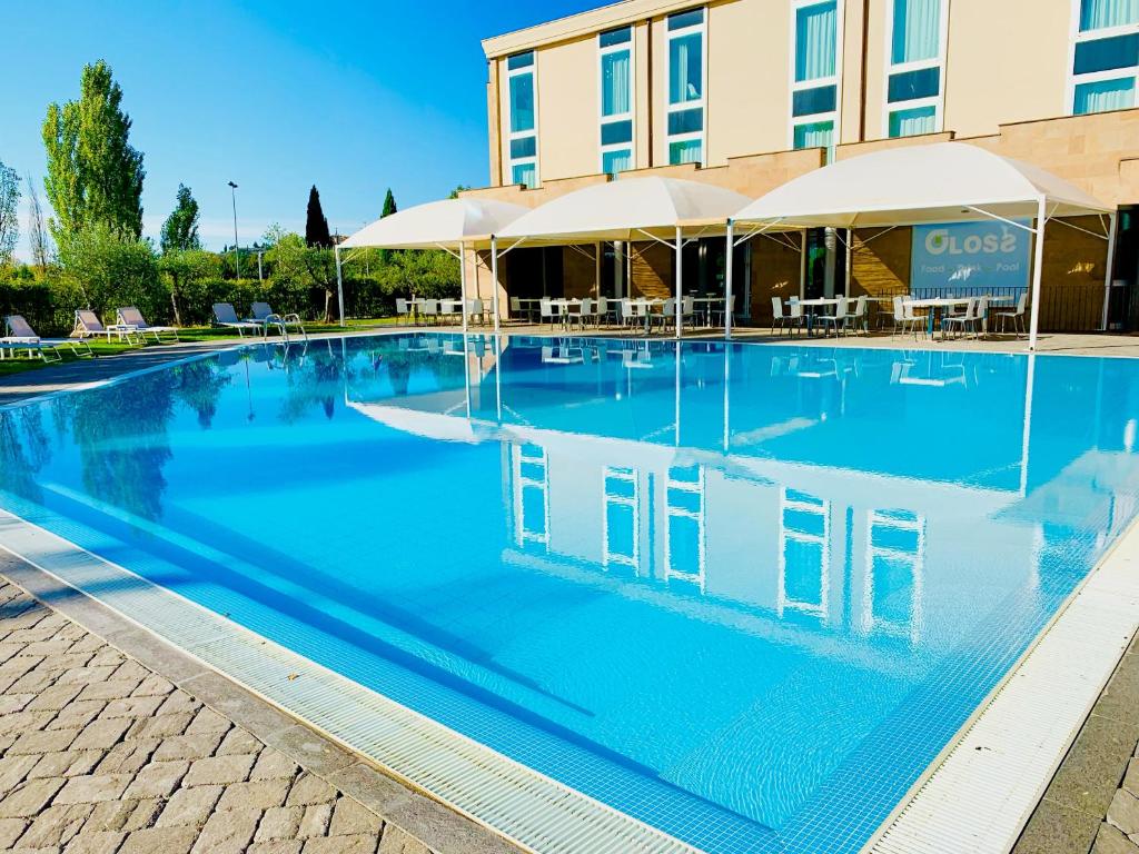 Bazén v ubytování A Point Arezzo Park Hotel nebo v jeho okolí