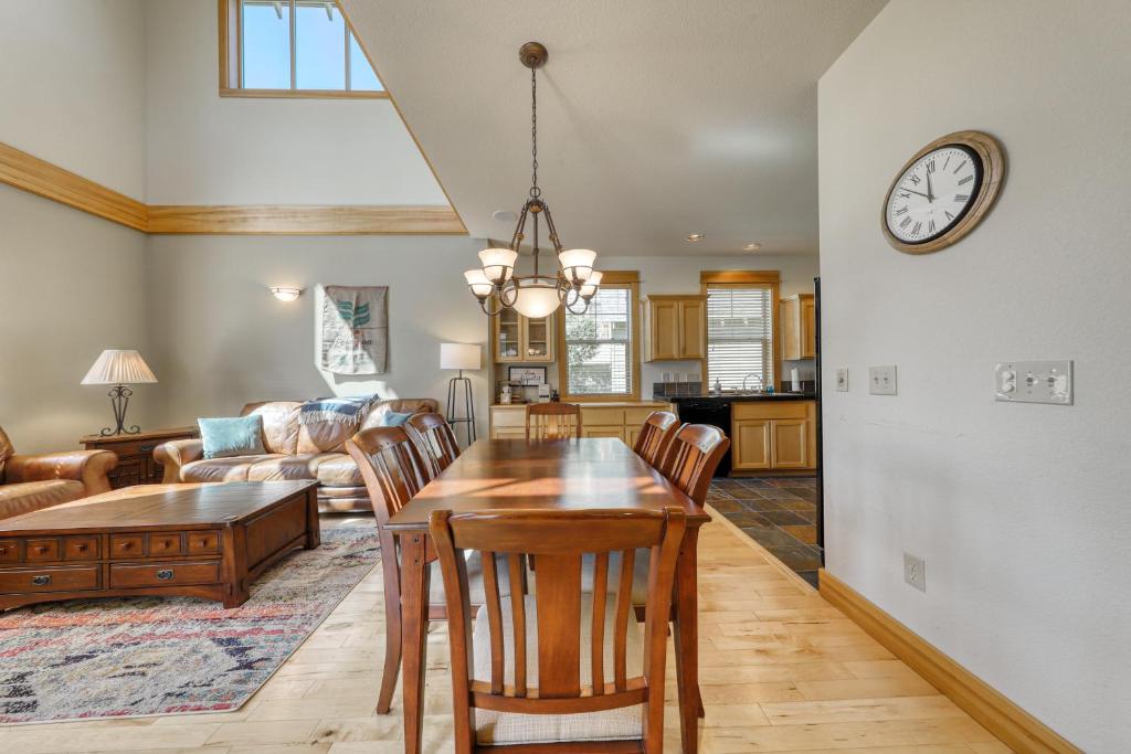 Desert Sky Escape, Redmond (updated prices 2024)