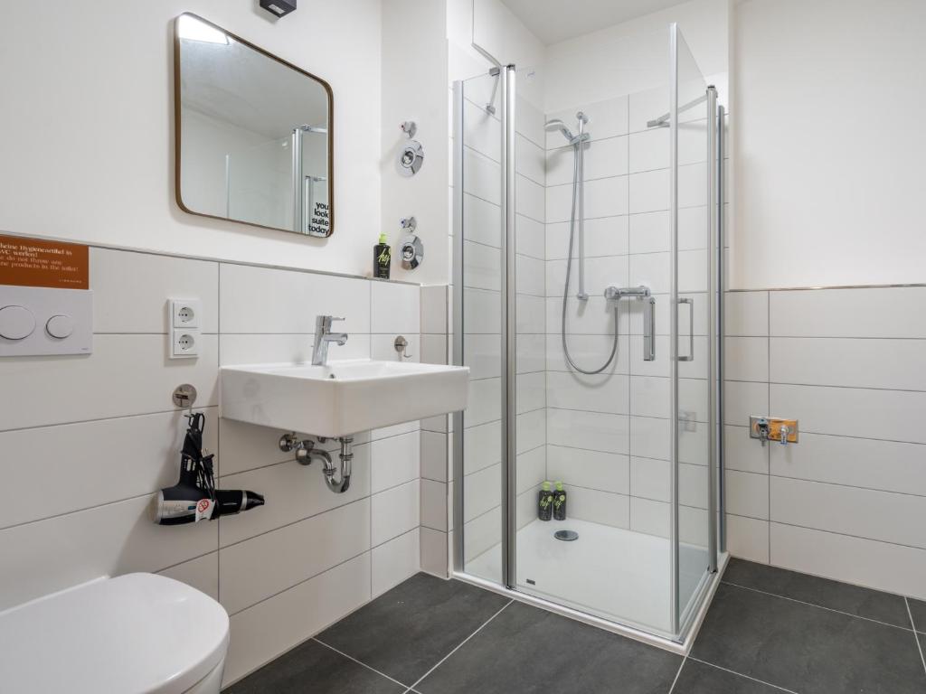 Limehome Dresden Wallstraße - Digital Access - Resim 36