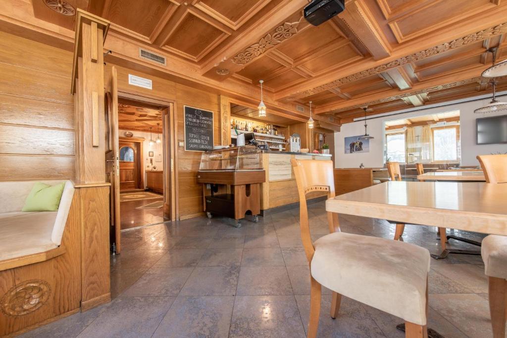 Kuchyň nebo kuchyňský kout v ubytování Hotel Stilfserhof