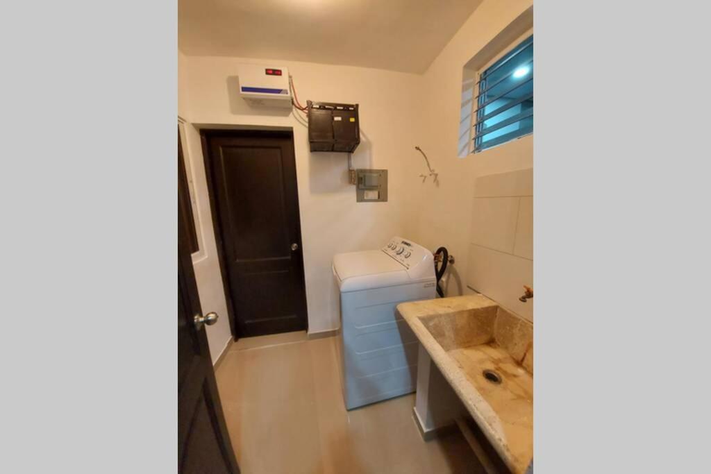Kuchyň nebo kuchyňský kout v ubytování 4to nivel 2 habitaciones 2 baños Alma Rosa I