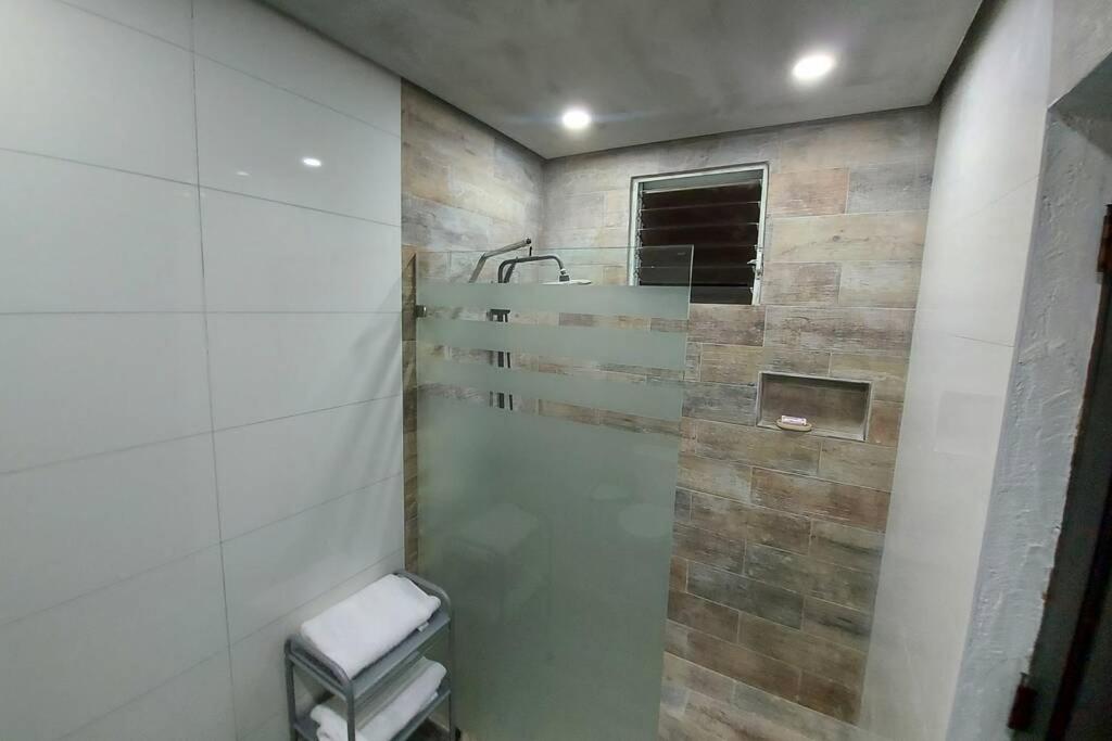 Koupelna v ubytování 4to nivel 2 habitaciones 2 baños Alma Rosa I