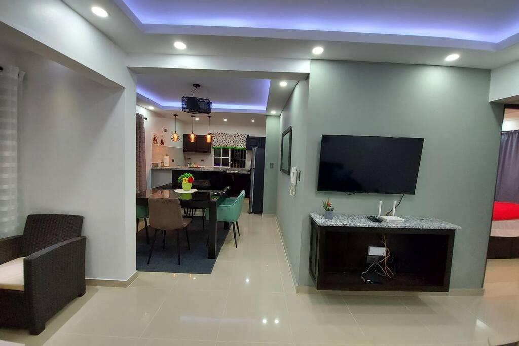 TV a/nebo společenská místnost v ubytování 4to nivel 2 habitaciones 2 baños Alma Rosa I