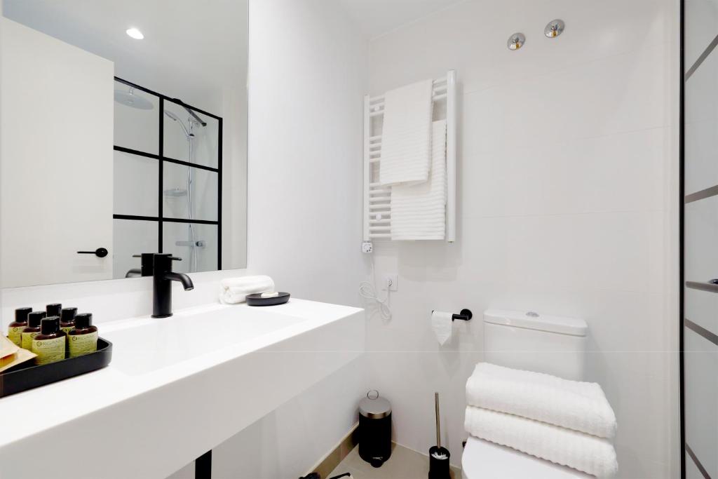 Victoria Suites Apartments - 13