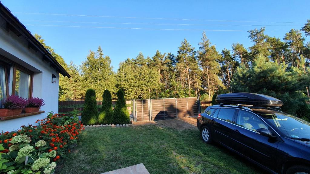 Vonkajšia záhrada v ubytovaní Dom Na Skarpie - Ucieczka Na Wieś - Samodzielne wejście na szyfr, 100m2