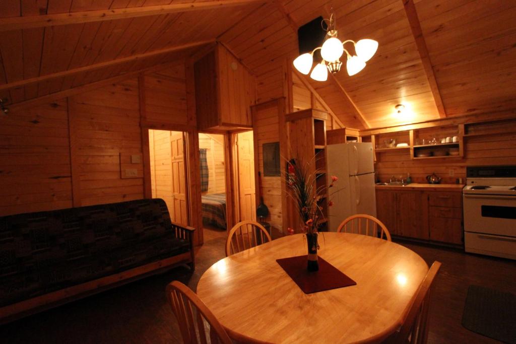 Kuchyň nebo kuchyňský kout v ubytování Chalets Nature Océan