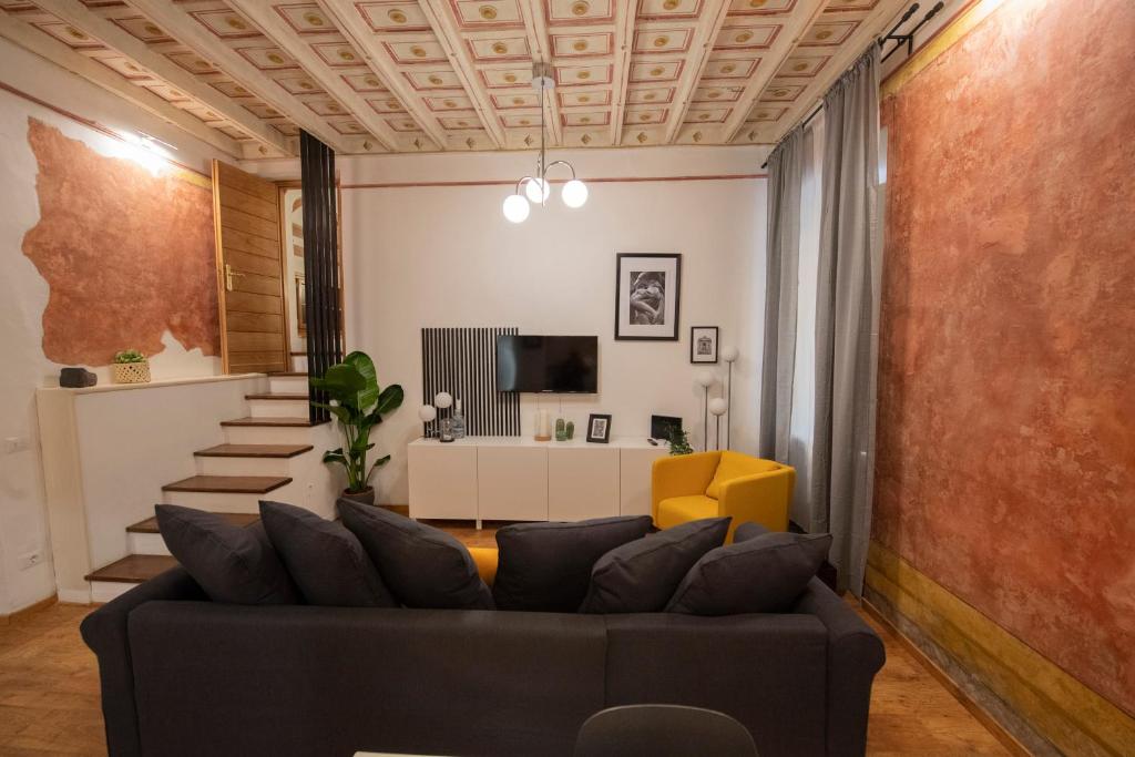 A seating area at Babuccio37 Apartment - Fontana di Trevi