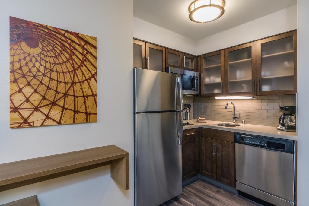 Kuchyň nebo kuchyňský kout v ubytování Staybridge Suites Anchorage by IHG