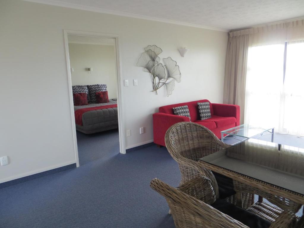 Harbour View Motel on Ahuriri Beach in Napier NZ with sea view suites photo