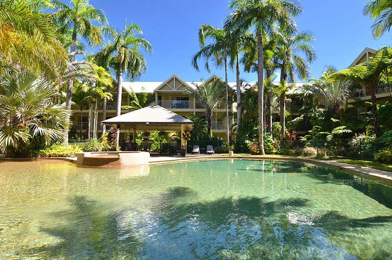 Bazén v ubytování Port Douglas Sands Resort nebo v jeho okolí
