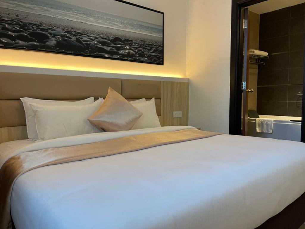 Postel nebo postele na pokoji v ubytování Amansari Residence Resort