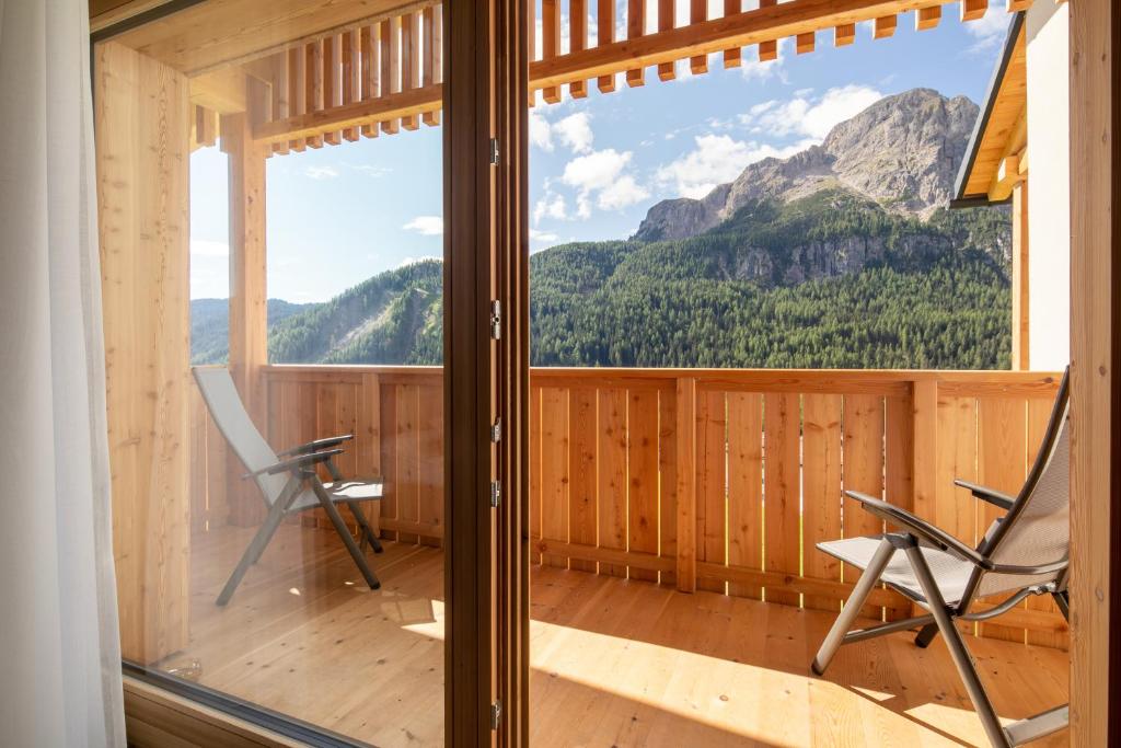 Nespecifikovaný výhled na hory nebo výhled na hory při pohledu z hotelu