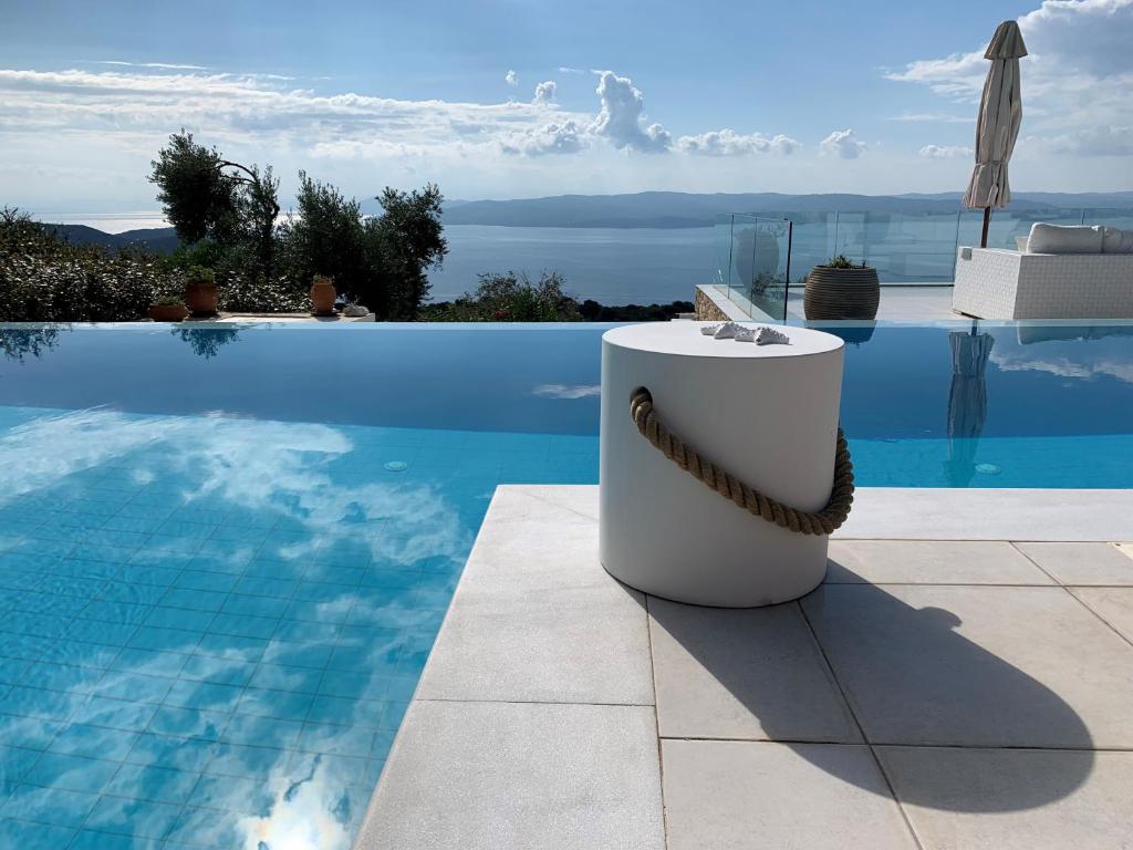 Бассейн в Villa Salina Luxury Pool Villa или поблизости