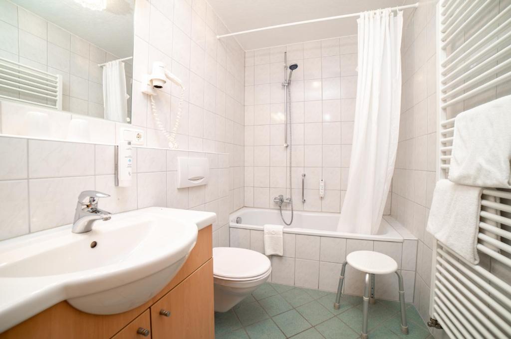 Koupelna v ubytování Akzent Hotel Schranne