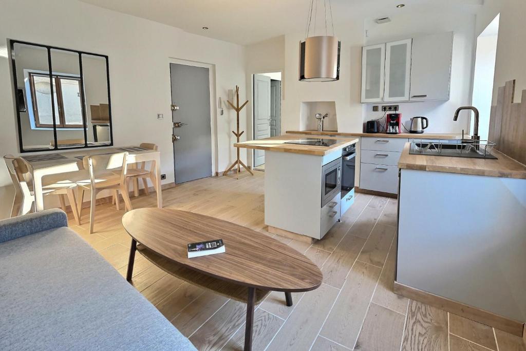 Des appartements au calme dans un immeuble historique - One-Bedroom Apartment