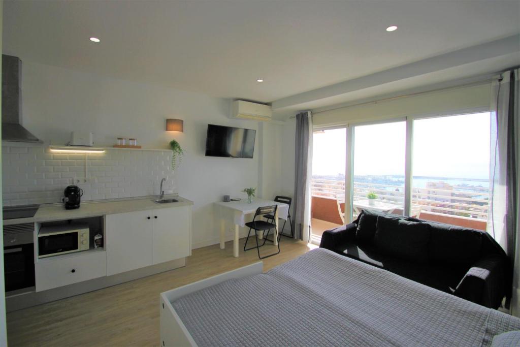 Estudio CasaTuris en planta 18 en pleno centro de Alicante ...