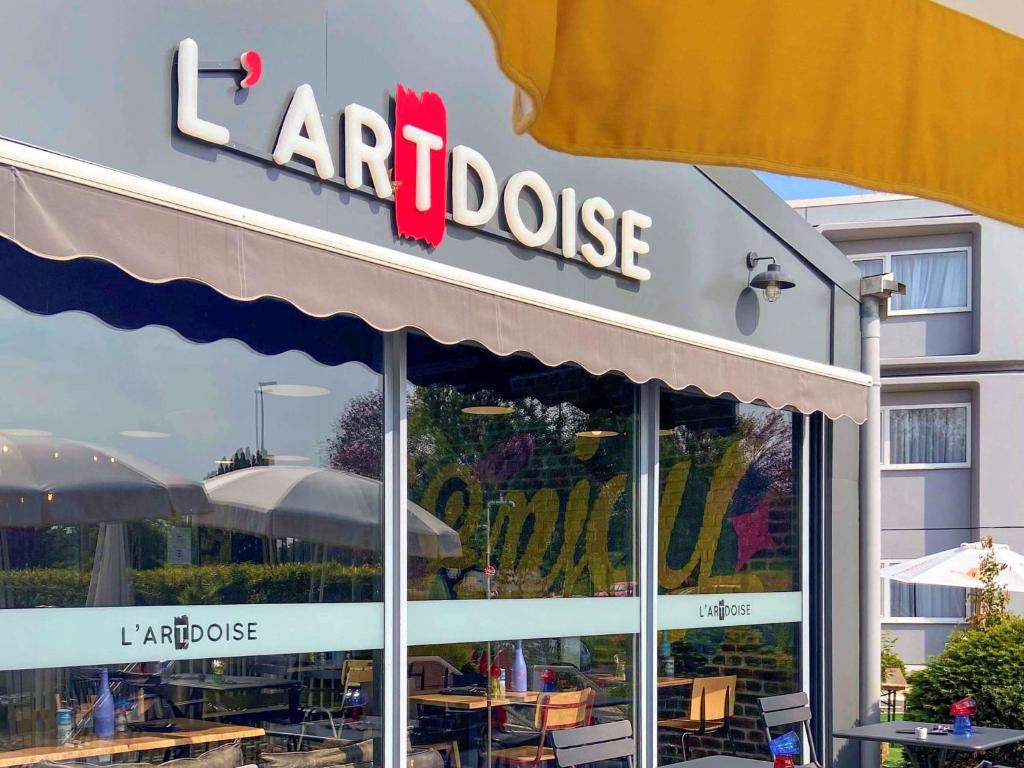 Certifikát, hodnocení, plakát nebo jiný dokument vystavený v ubytování Mercure Reims Parc Des Expositions