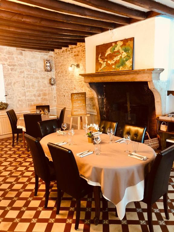 Fotografie z fotogalerie ubytování Hôtel du Roy v destinaci Aisey-sur-Seine