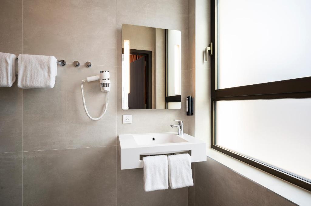 B&B HOTEL Antwerpen Centrum - Resim 19