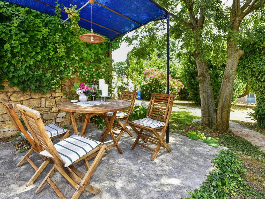 Vonkajšia záhrada v ubytovaní Holiday Home Hibiskus by Interhome