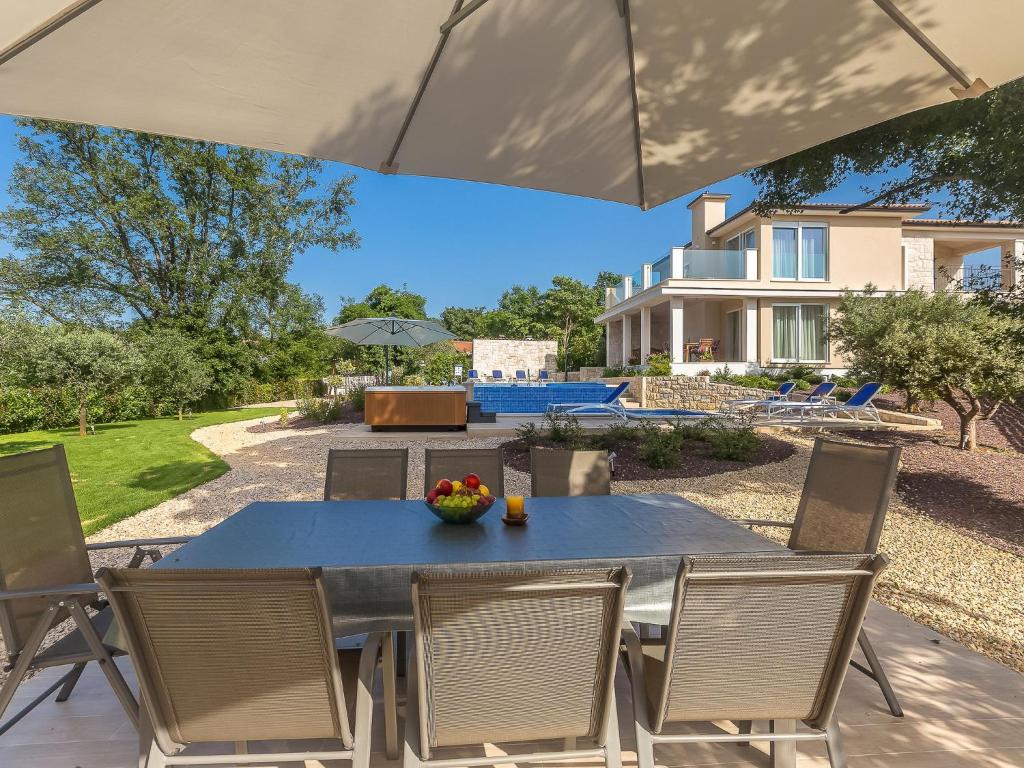 Zahrada ubytování Villa Roko by Interhome