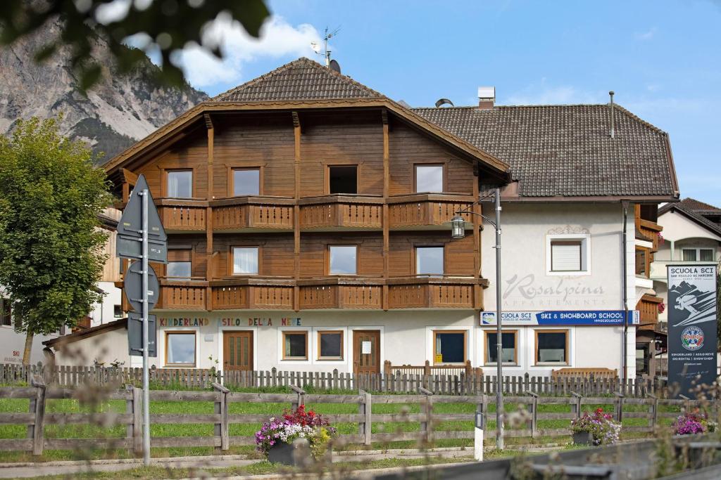The building in which Az apartmant is located