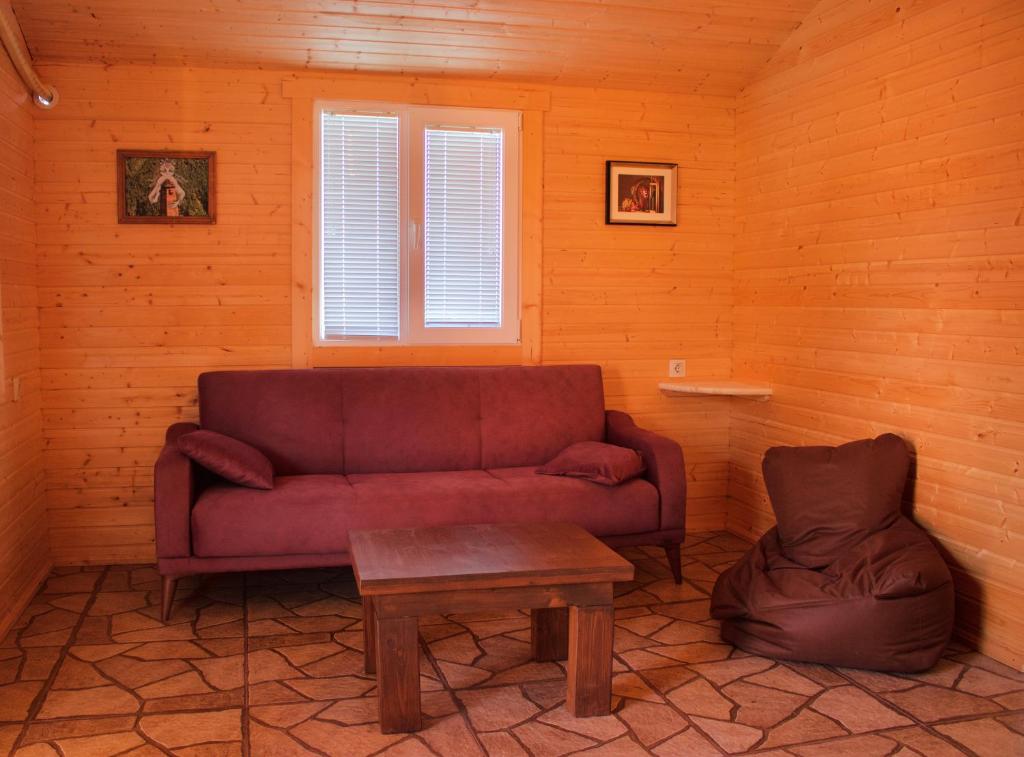 Posezení v ubytování Finca Idoize Camping Hotel
