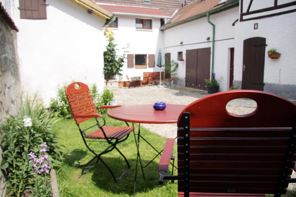 Garður fyrir utan 3 Seiten Ferienwohnung