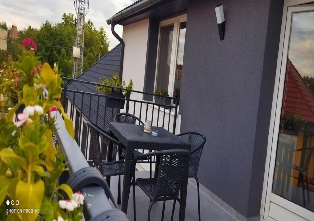 Balkón alebo terasa v ubytovaní Holdudvar Apartman